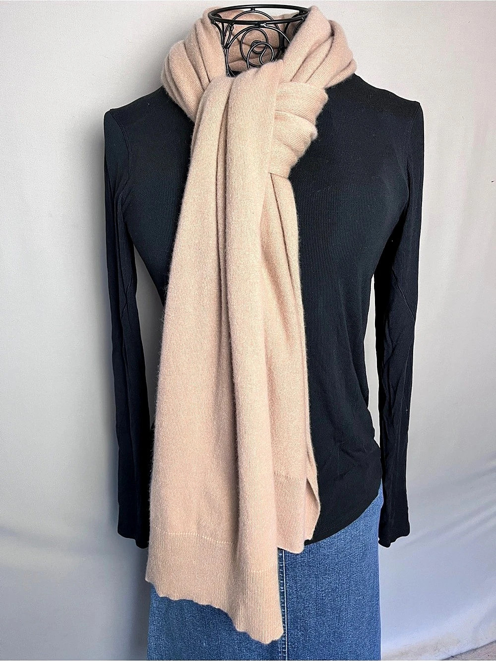 Club Monaco 100% Cashmere Kensington Scarf Camel Ribbed Edge NWT